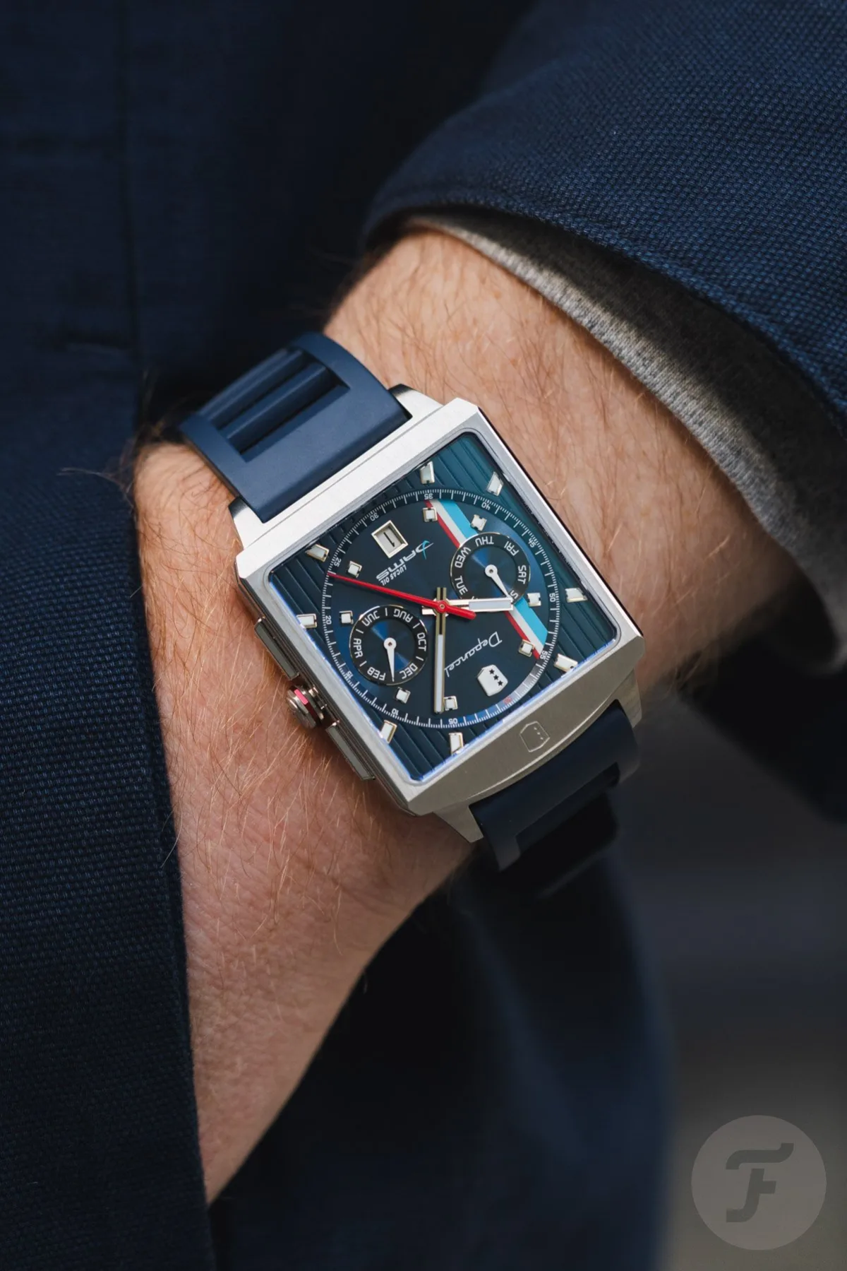 Depancel watch rounded case design