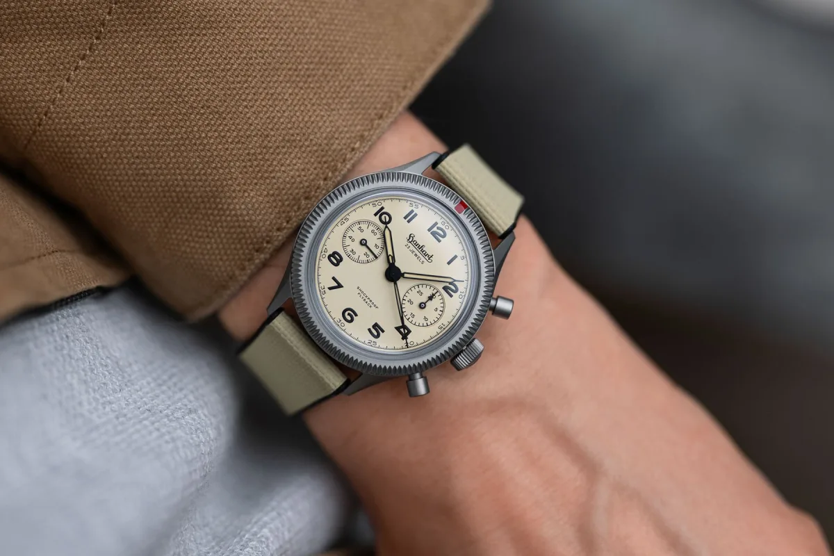 Hanhart 417 Ti Desert Pilot's AMT5100 M movement