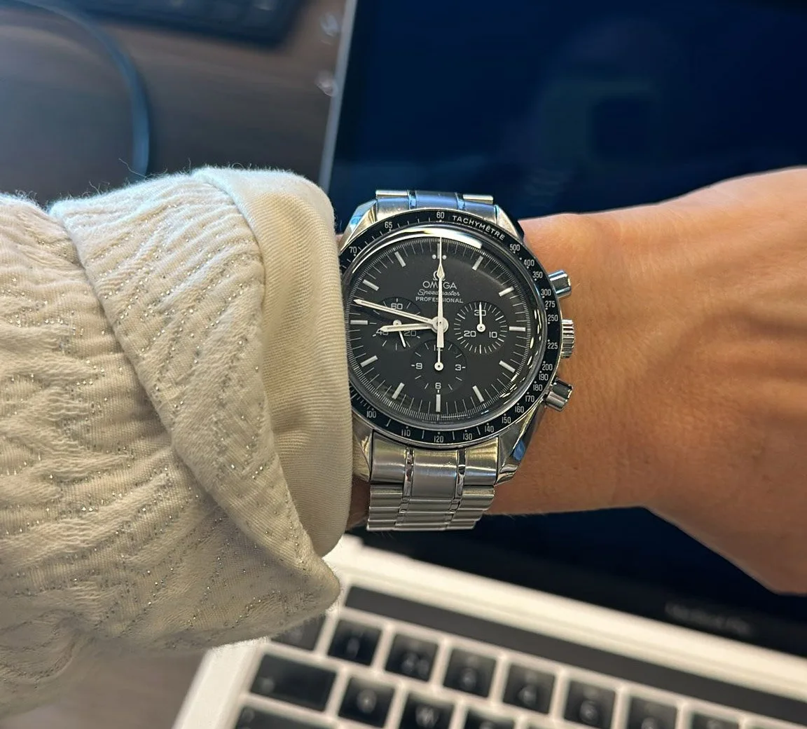 Design of Omega Speedmaster Professional bracelet