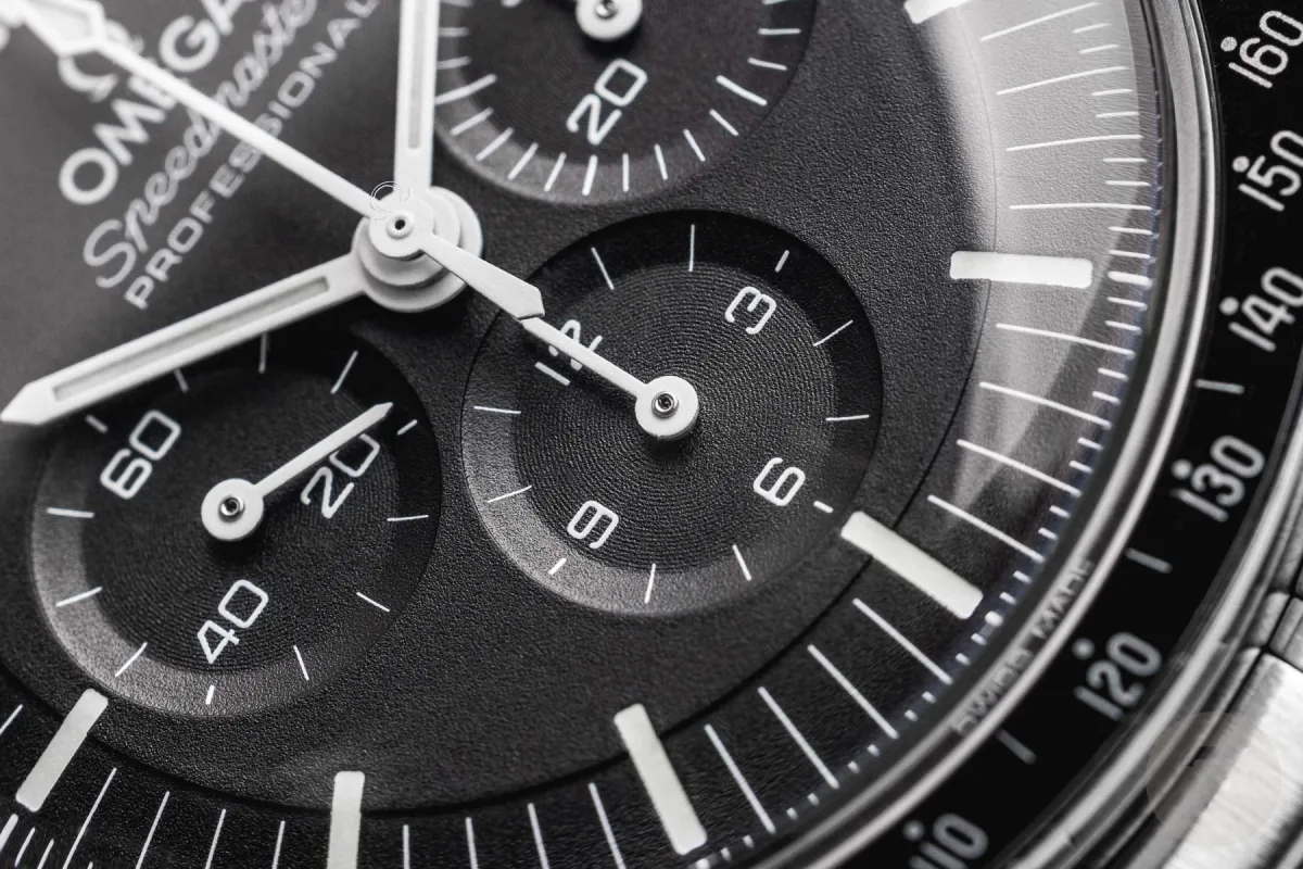 Stepped dial design of Omega Speedmaster Professional