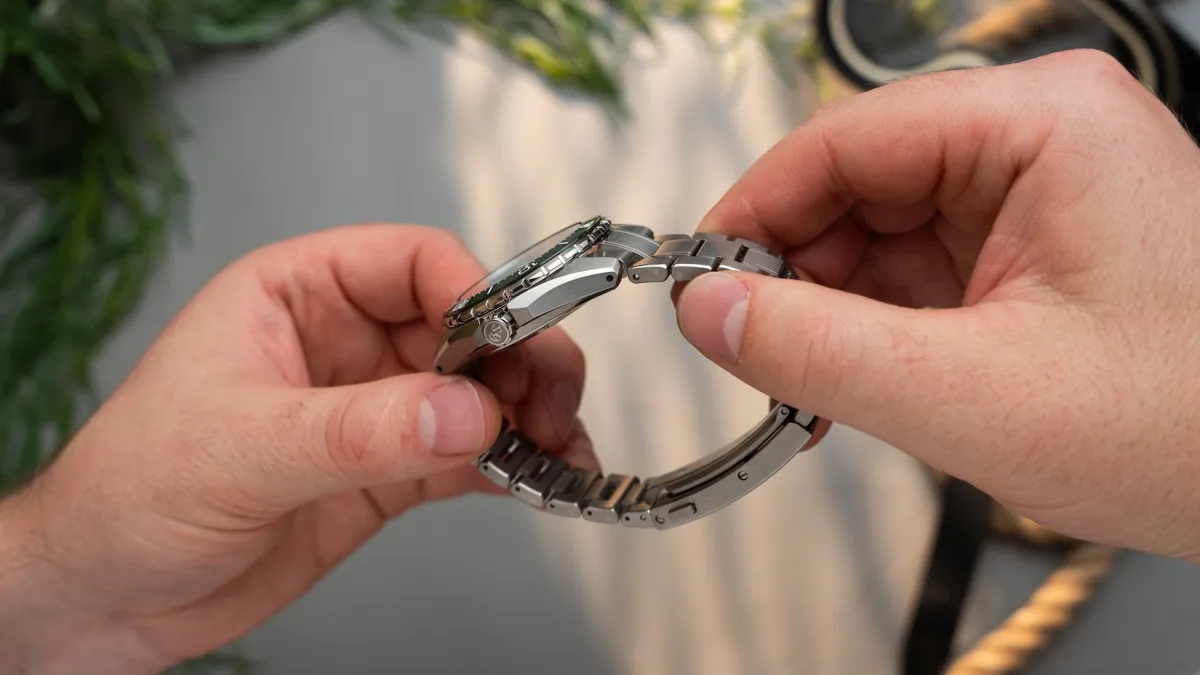 Comparison of SLGA023 and new SLGB023 case sizes