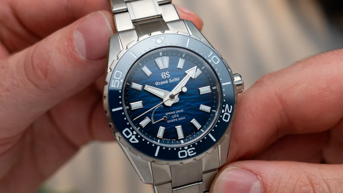 SLGB023 blue dial gradient effect