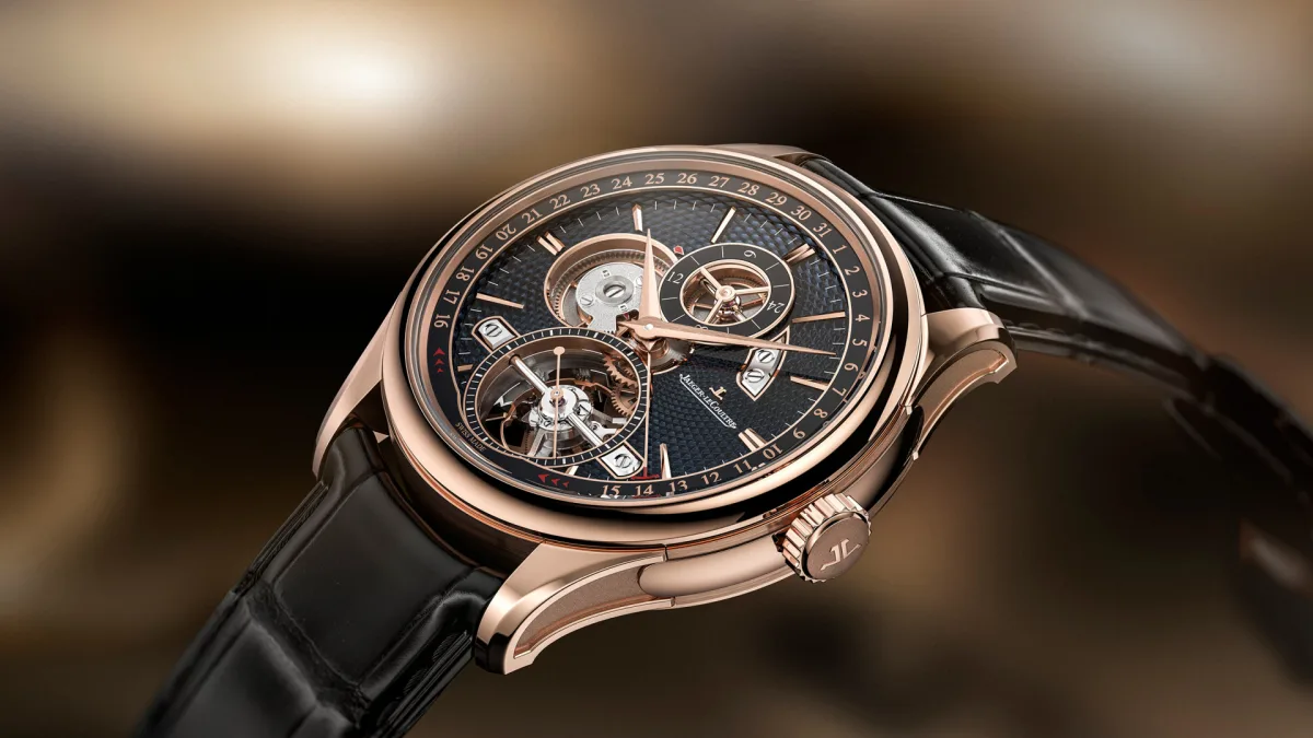 Pink gold case with self-winding mechanism