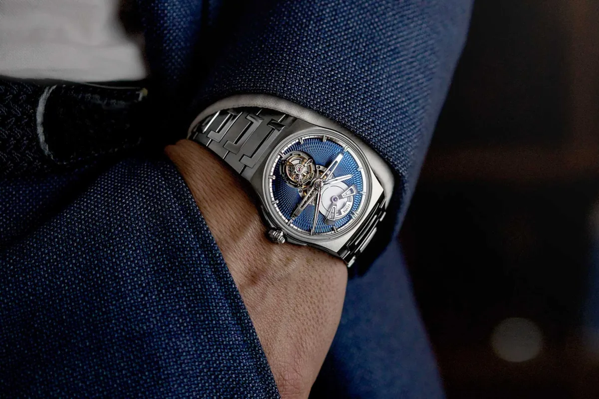 Tourbillon and engraved rotor of Czapek watch