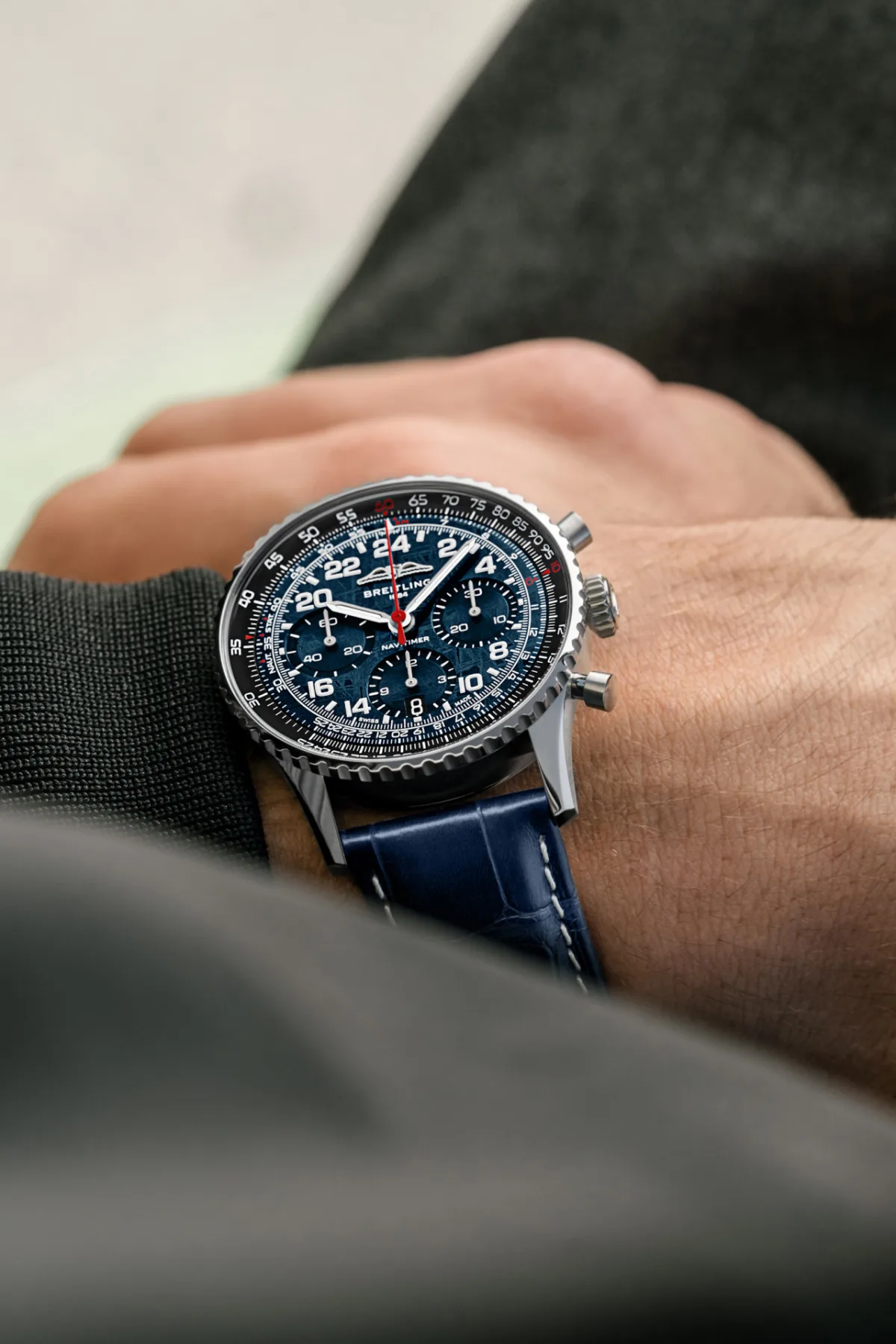 Side view of the Breitling Navitimer B02 Chronograph 41, showing the case