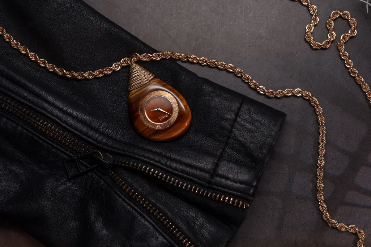 Piaget Swinging Pebble watch with tiger's eye dial