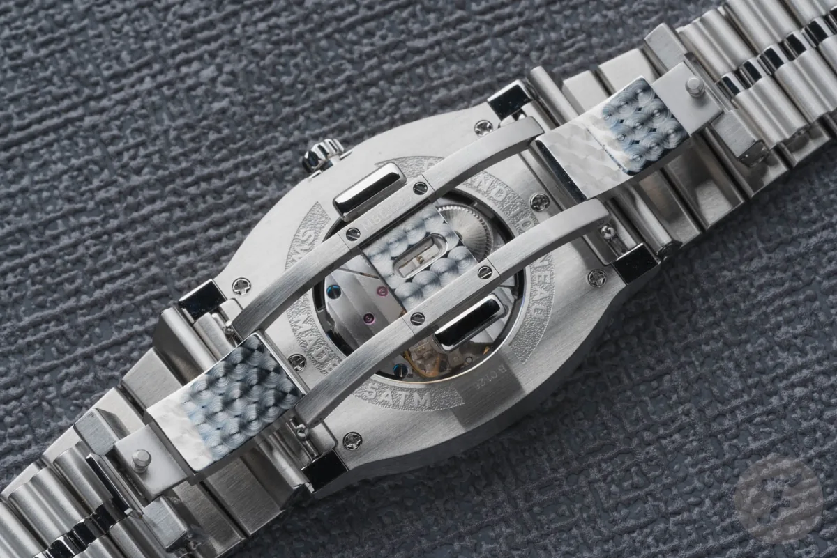 La Joux-Perret D101 movement in Maen Grand Tonneau