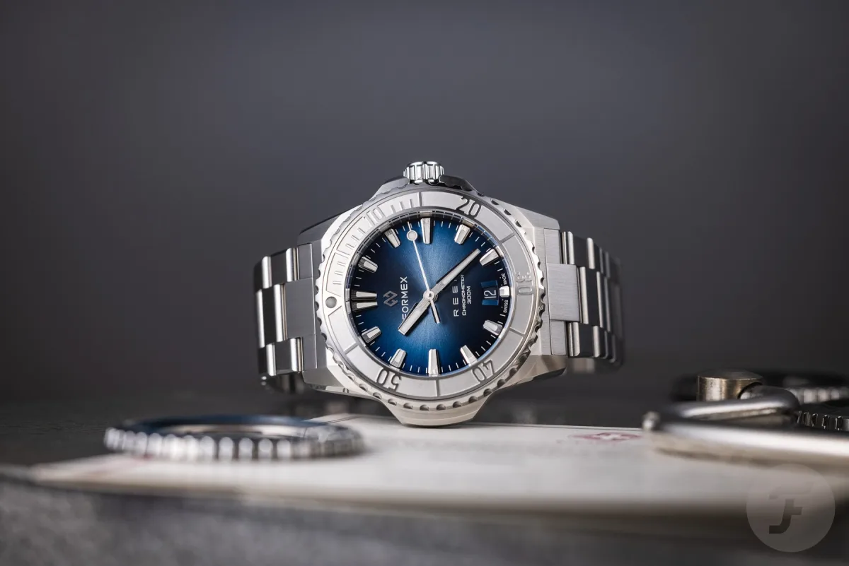 Formex Reef 39.5 mm case showcasing compact dimensions