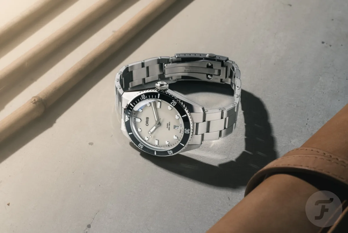 Oris Divers Date with stainless steel case and ceramic bezel