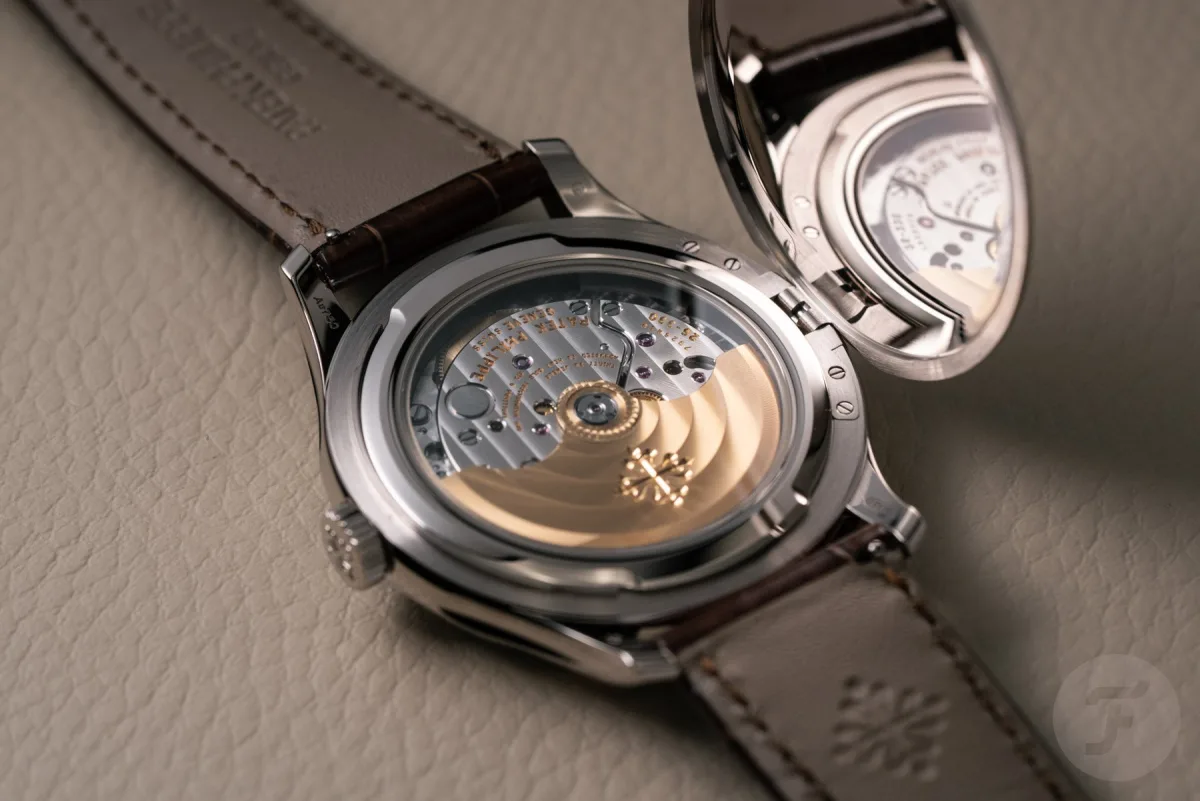 Patek Philippe Calatrava 5227G-015 hands and dial.