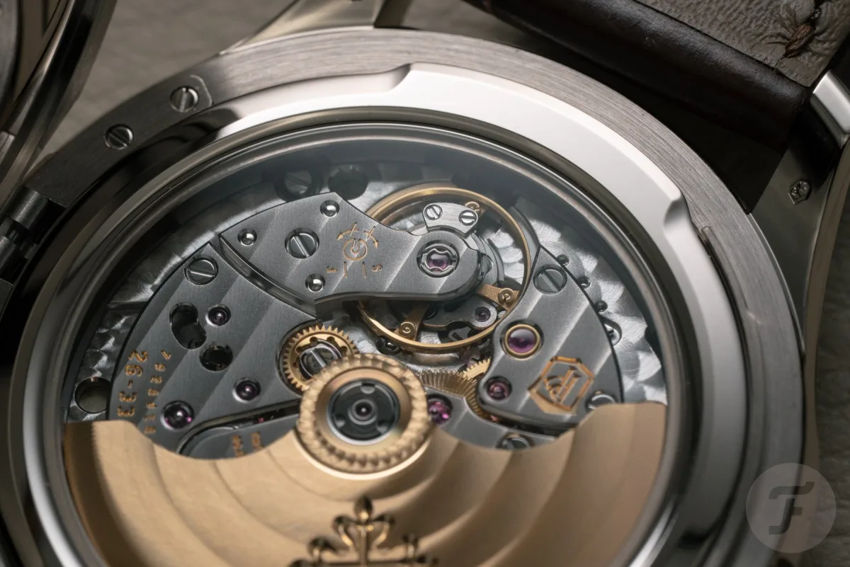 Patek Philippe Calatrava 5227G-015 caliber details.