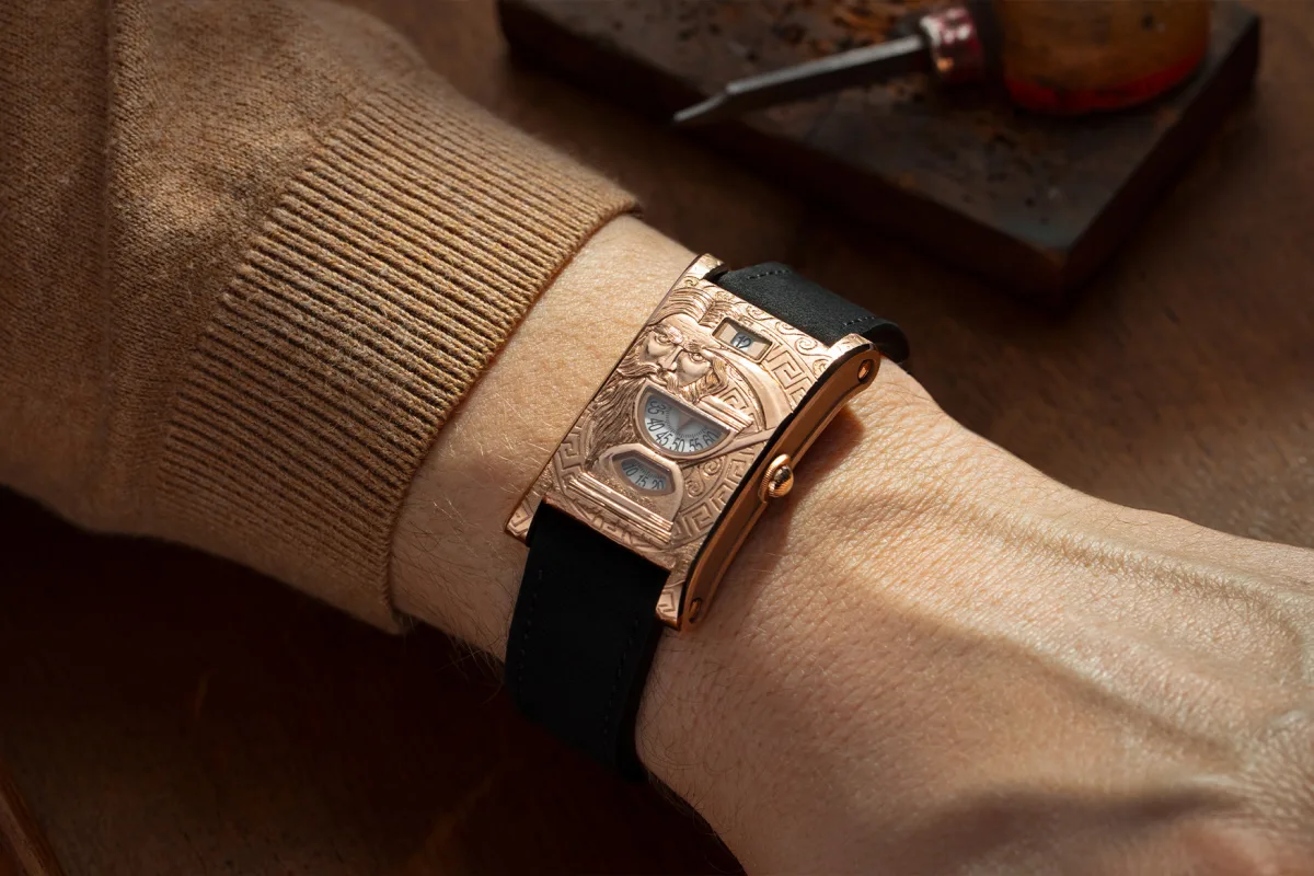 Mythological engraving on Neo Digiteur Chronos