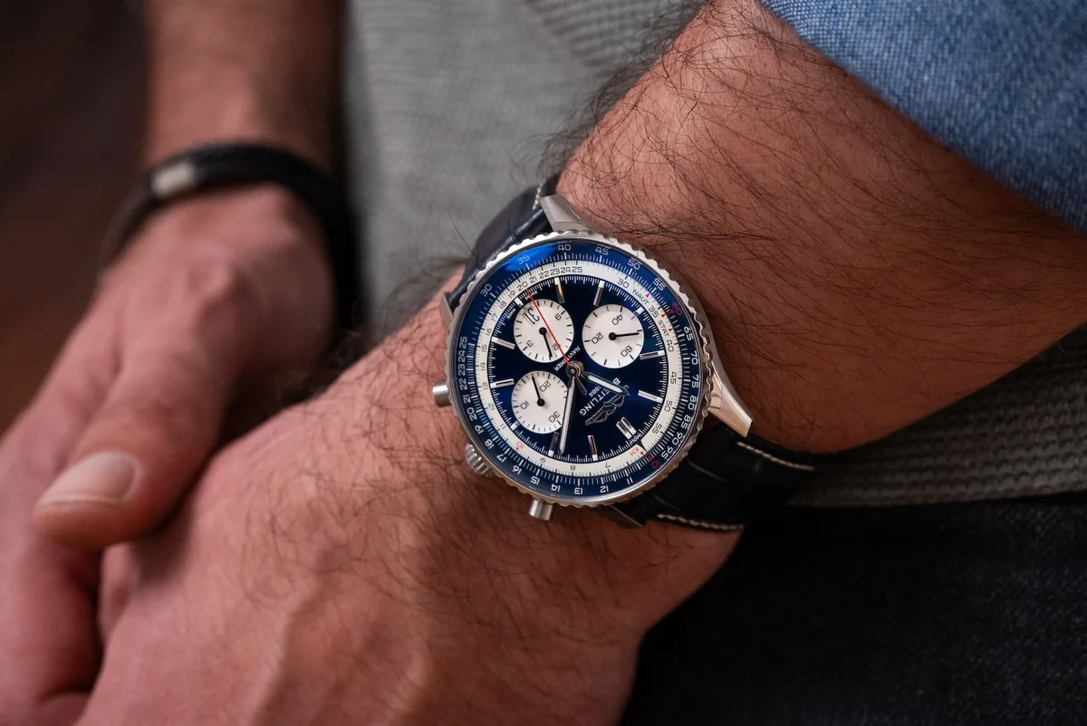 Breitling Navitimer B01 Chronograph 43 Tribute to Concorde case