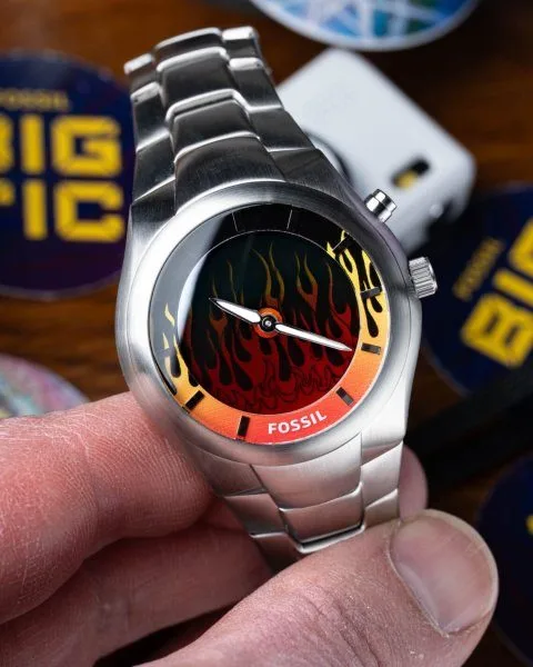 Fossil Y2K Big Tic watch packaging and accessories