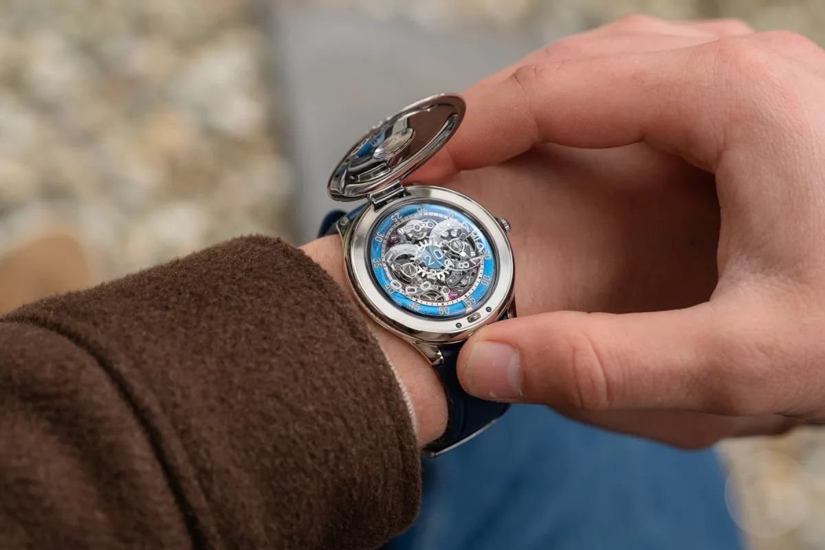 Czapek Time Jumper's comfortable rubber strap and buckle