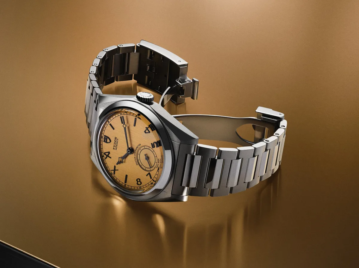 Detailed view of Tudor Monarch's movement decoration