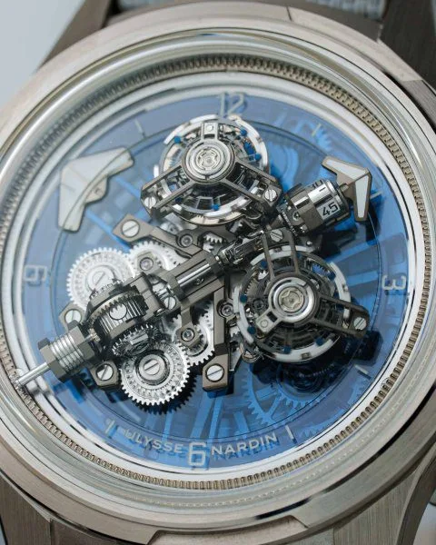Ulysse Nardin Super Freak case and strap details