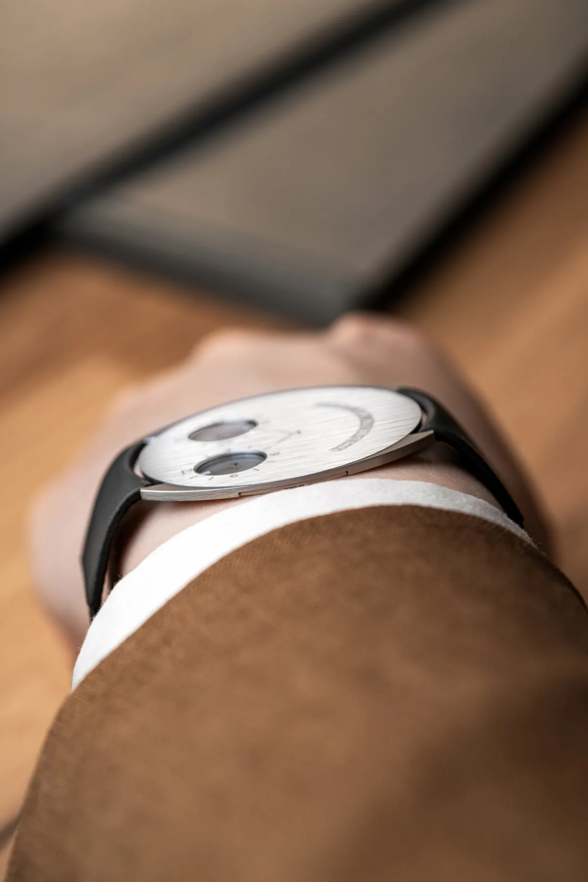 Leather strap with titanium supports of the watch