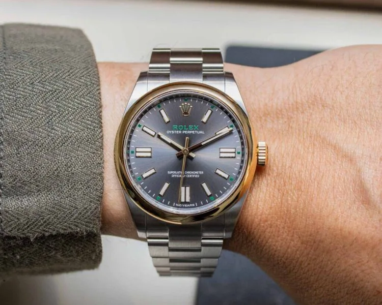 Vintage style elements of Rolex 'Oyster 100'