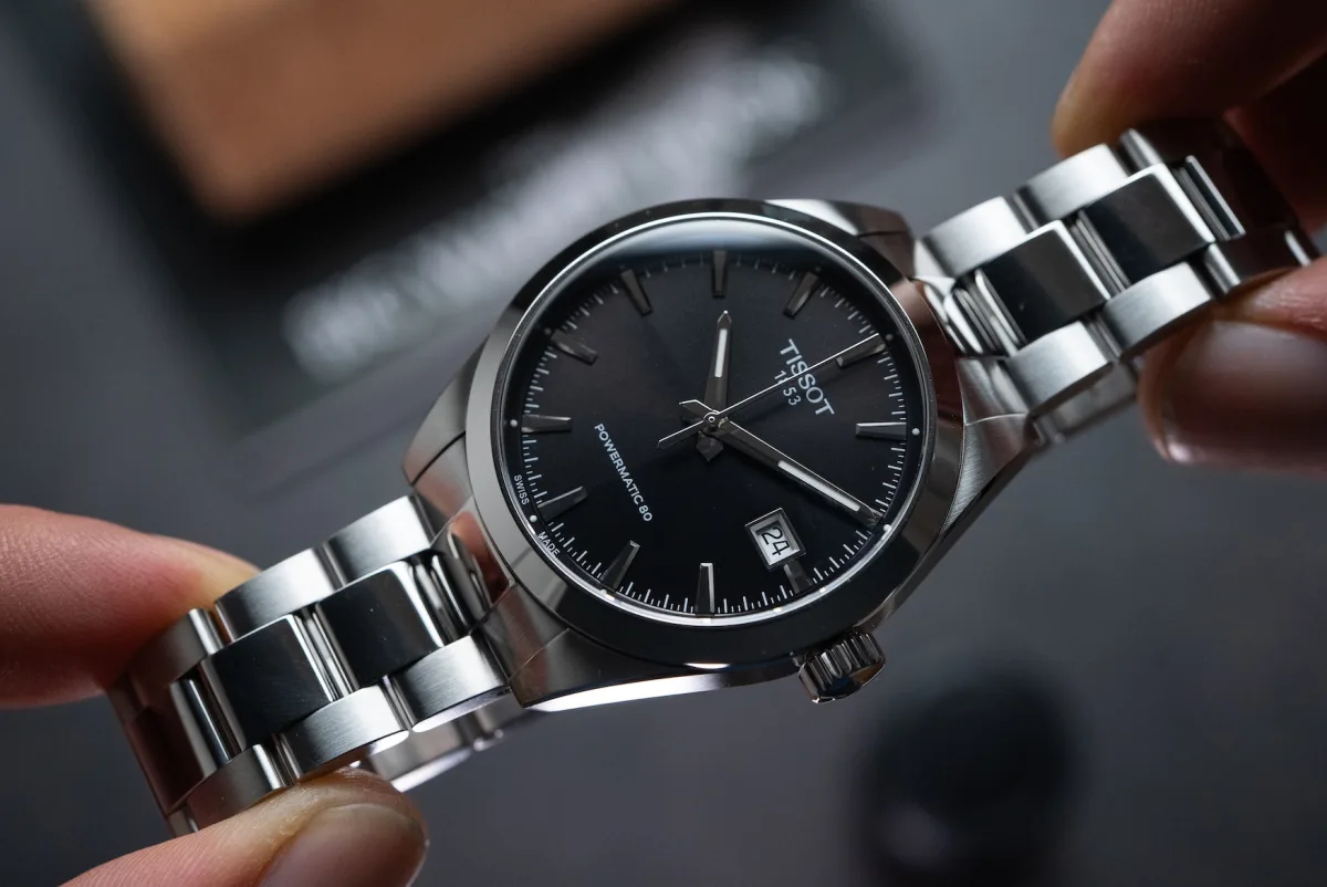 Close-up of Tissot Gentleman 38mm case