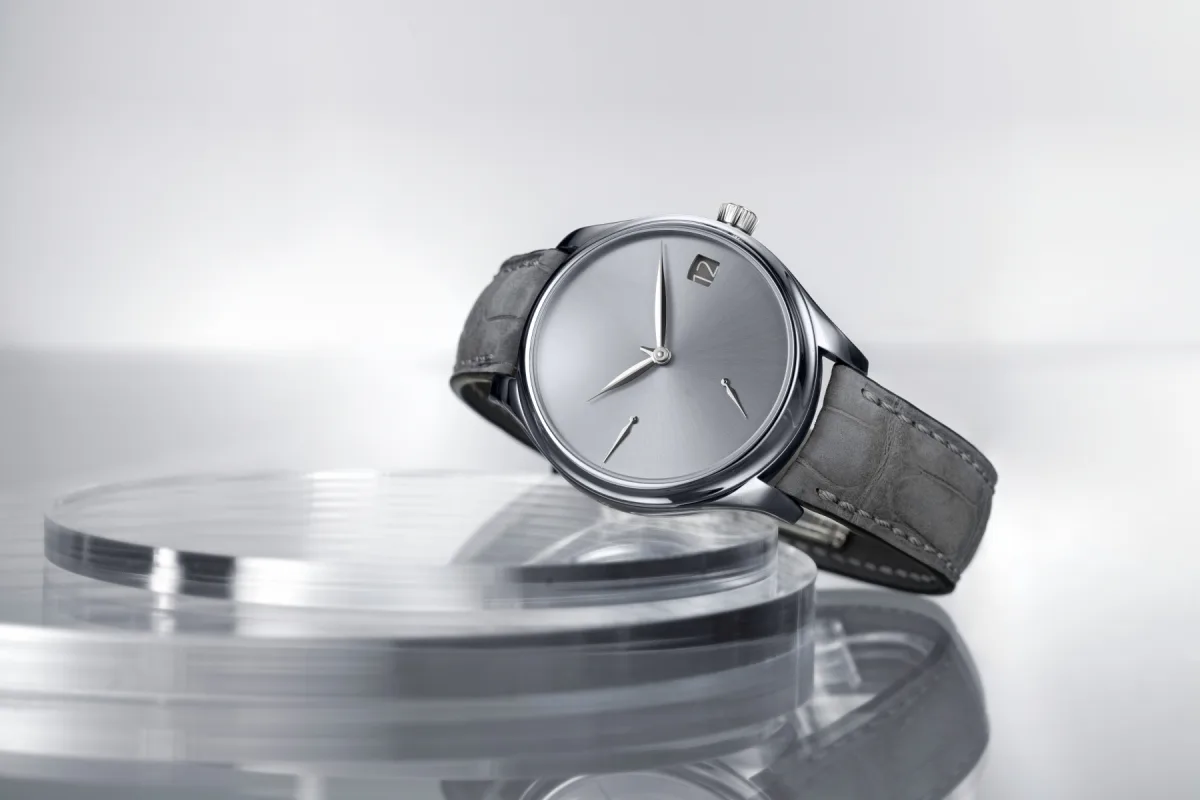 Technical specifications of H. Moser watch