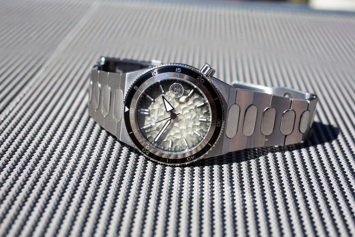 Contrast case texture on Bausele Elemental