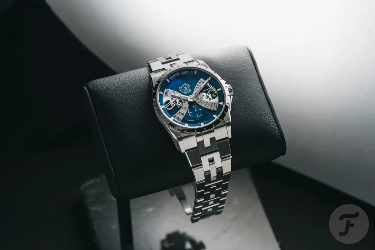 Roger Dubuis Excalibur Biretrograde Calendar in steel on display