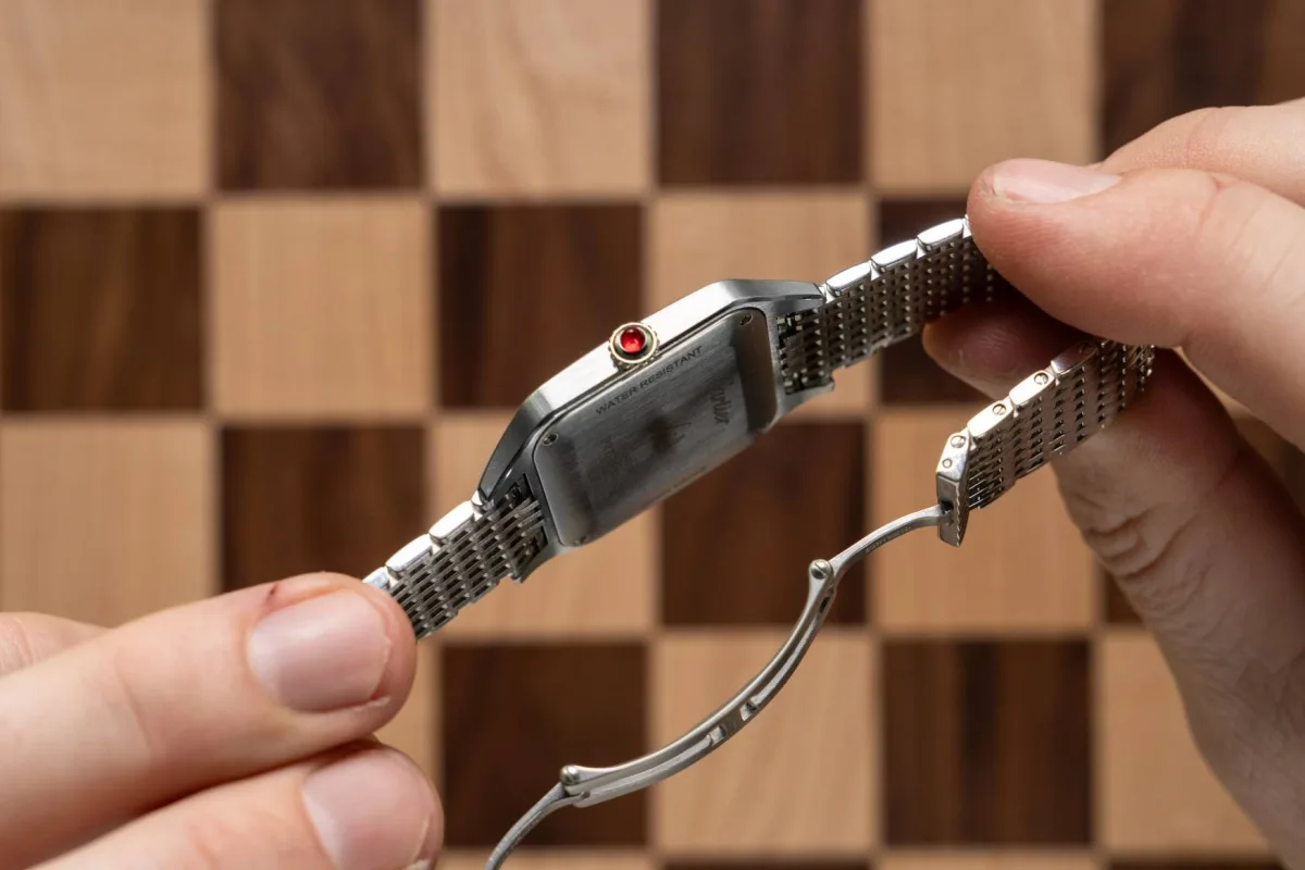 Detail of the Cartier Santos-Dumont bracelet construction