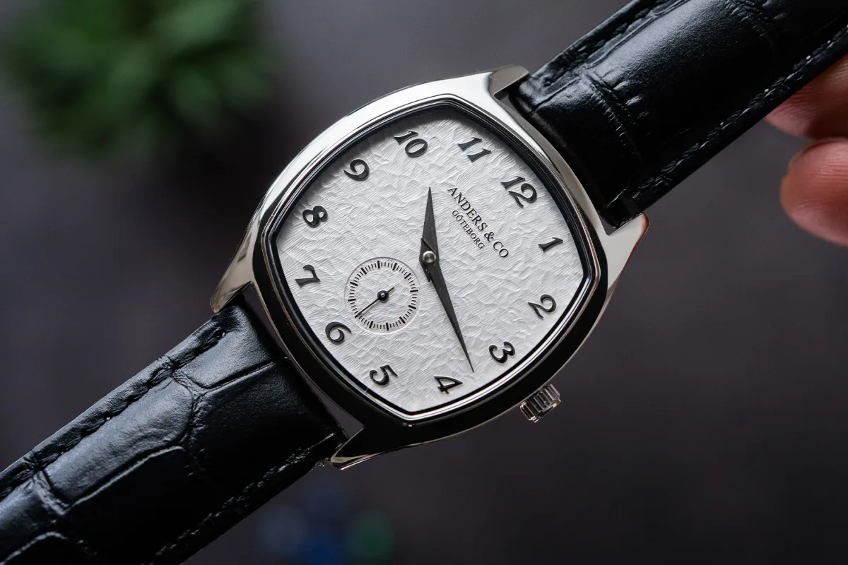 Anders & Co AC2 Volcán various dial designs