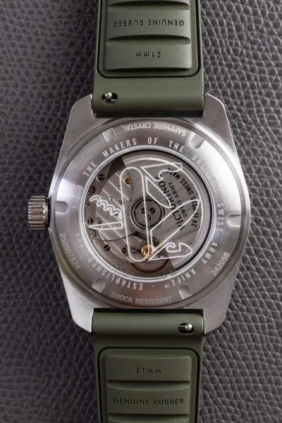 Victorinox Concept One case and features