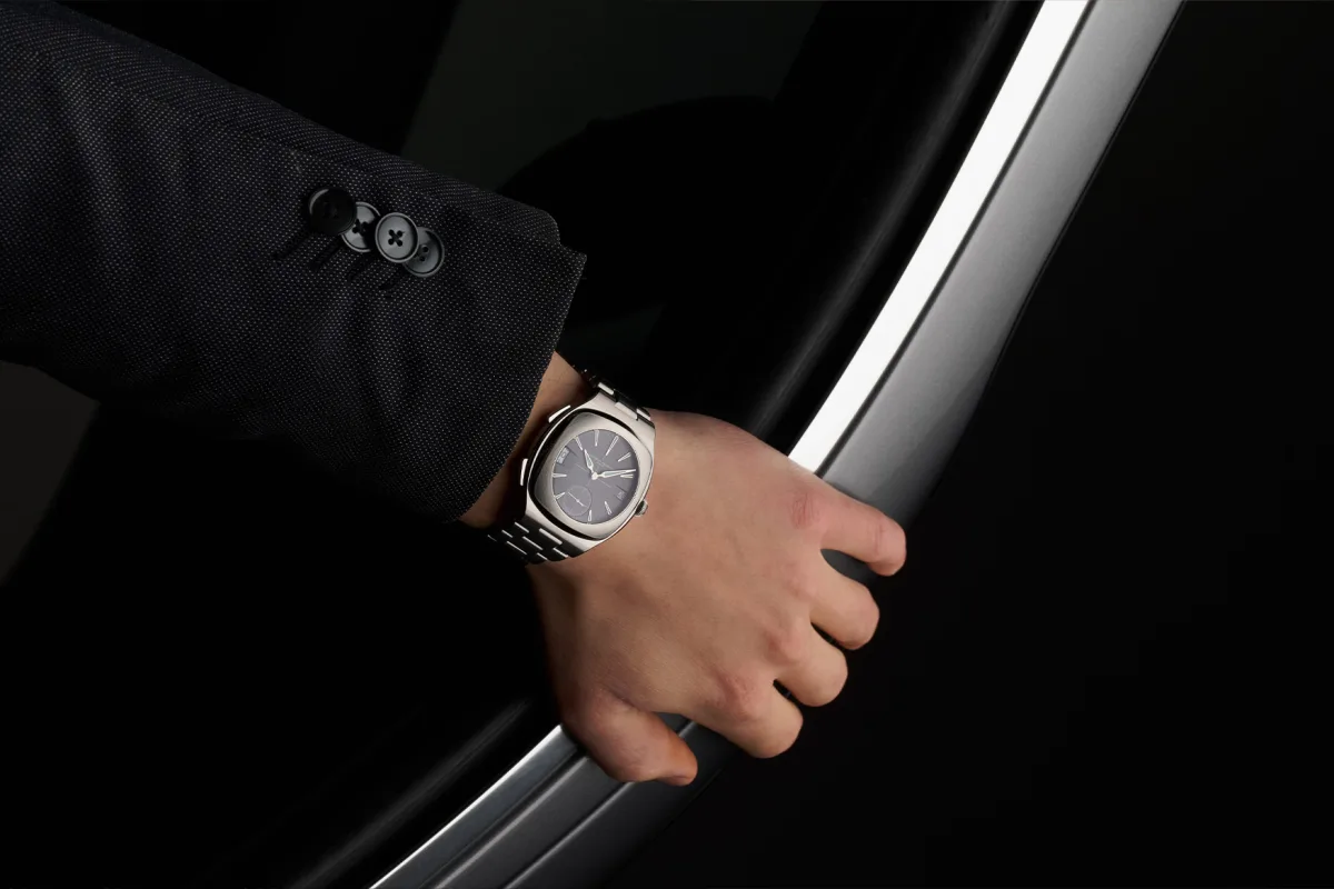 Symmetrical dial layout of Laurent Ferrier Sport Traveller