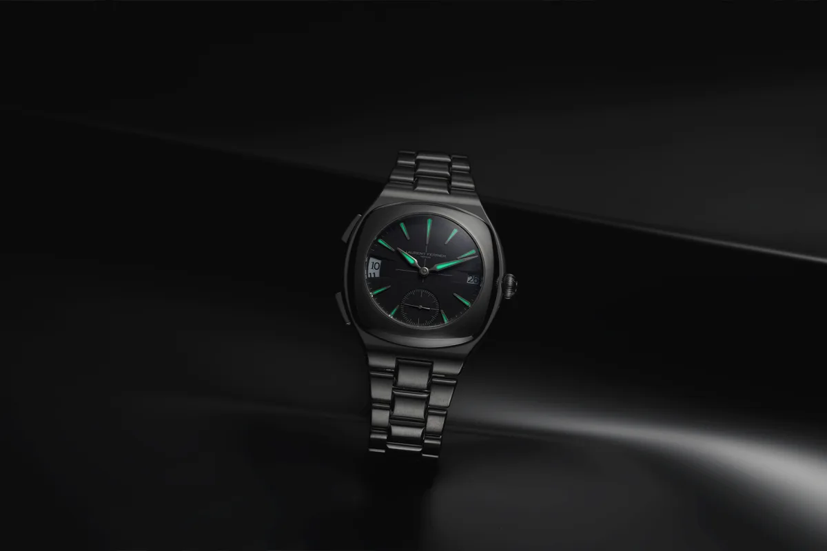 Integrated titanium bracelet of Laurent Ferrier Sport Traveller