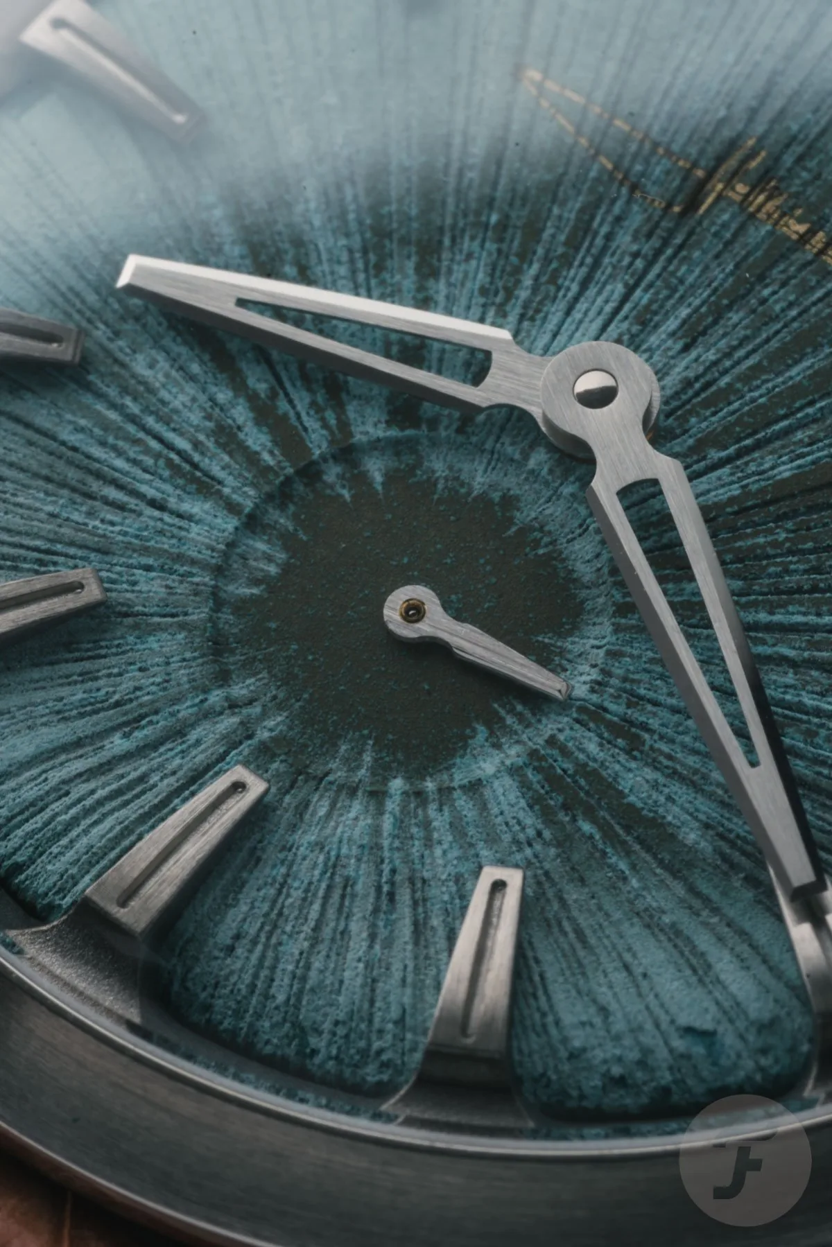 Holthinrichs Lab Series azure blue dial with mossy green accents