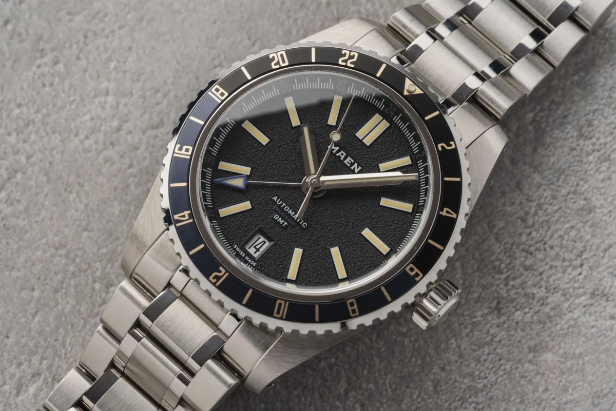 Maen Hudson GMT MKII with blue and black bezel