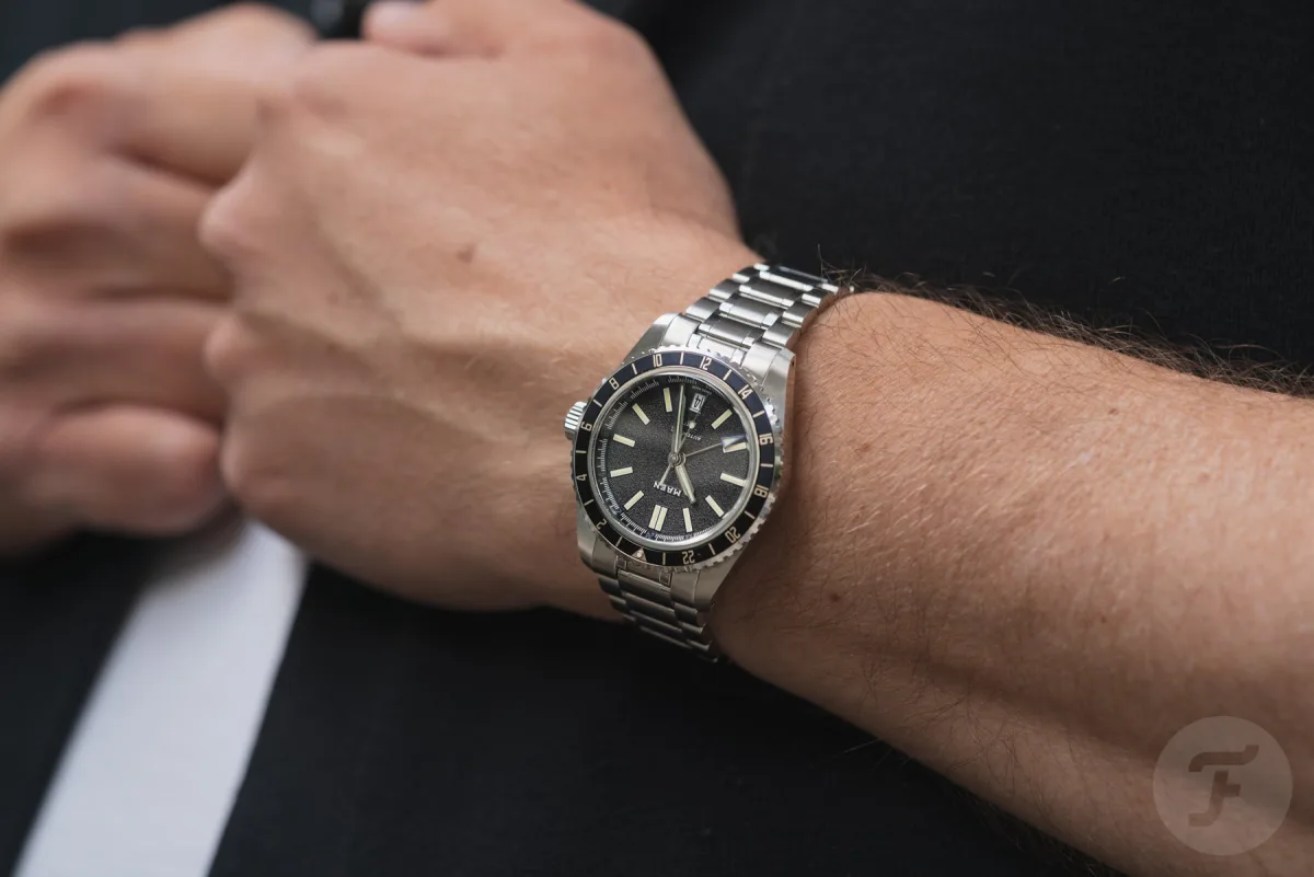 Maen Hudson GMT MKII with vintage design elements