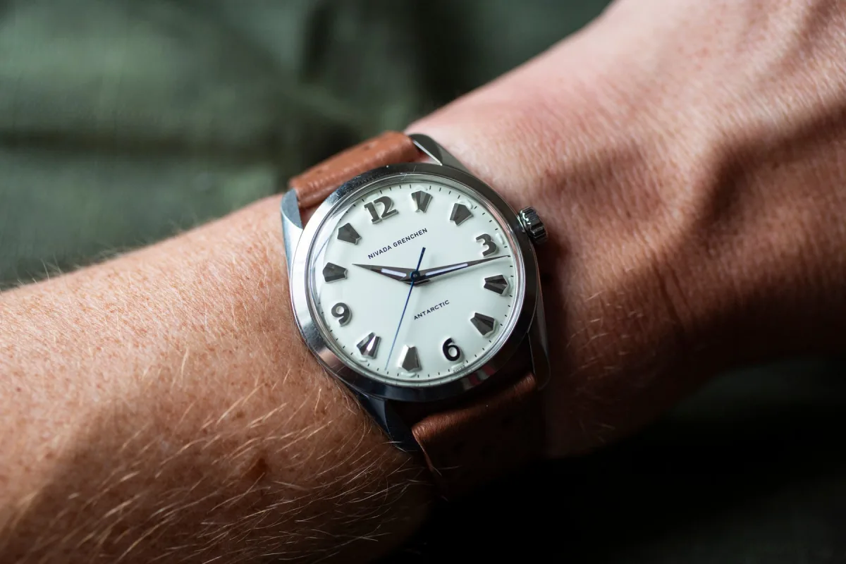 Certina DS-2's 40 mm case with Powermatic 80 movement.