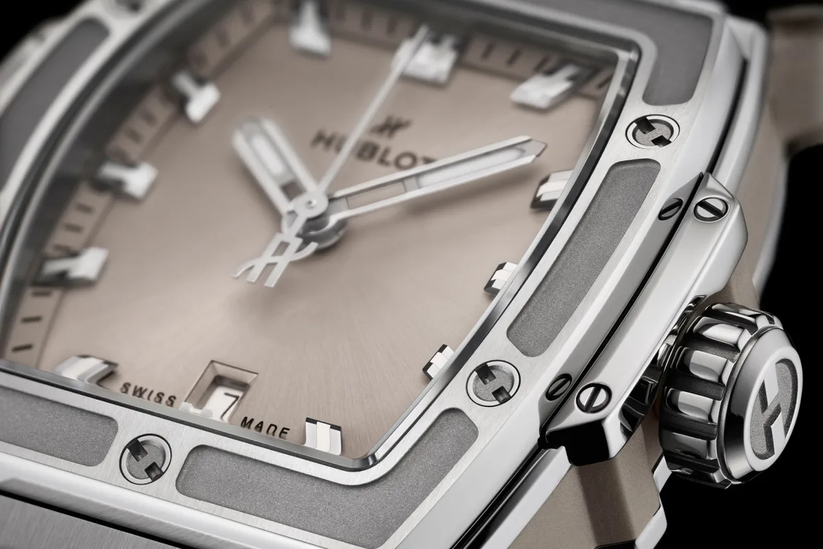 Close-up of Hublot Spirit of Big Bang Essentials Taupe 32mm dial