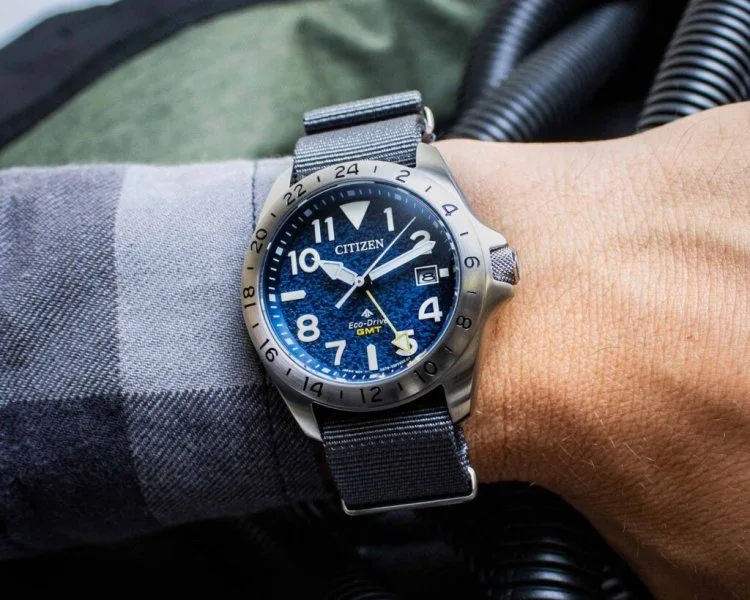 Adjusting the Citizen Promaster Land GMT for different time zones