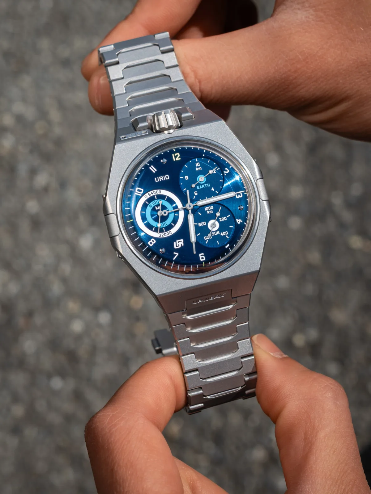 Urwerk UR-10 SpaceMeter Blue watch with traditional dial