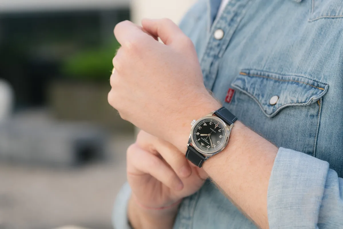 Kiwame Tokyo Mune showing versatile strap options
