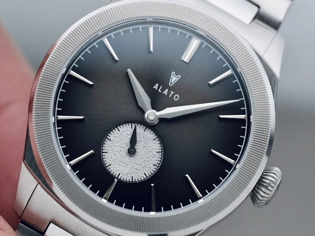 Alato Ögonsten anthracite gray dial with sunray finish