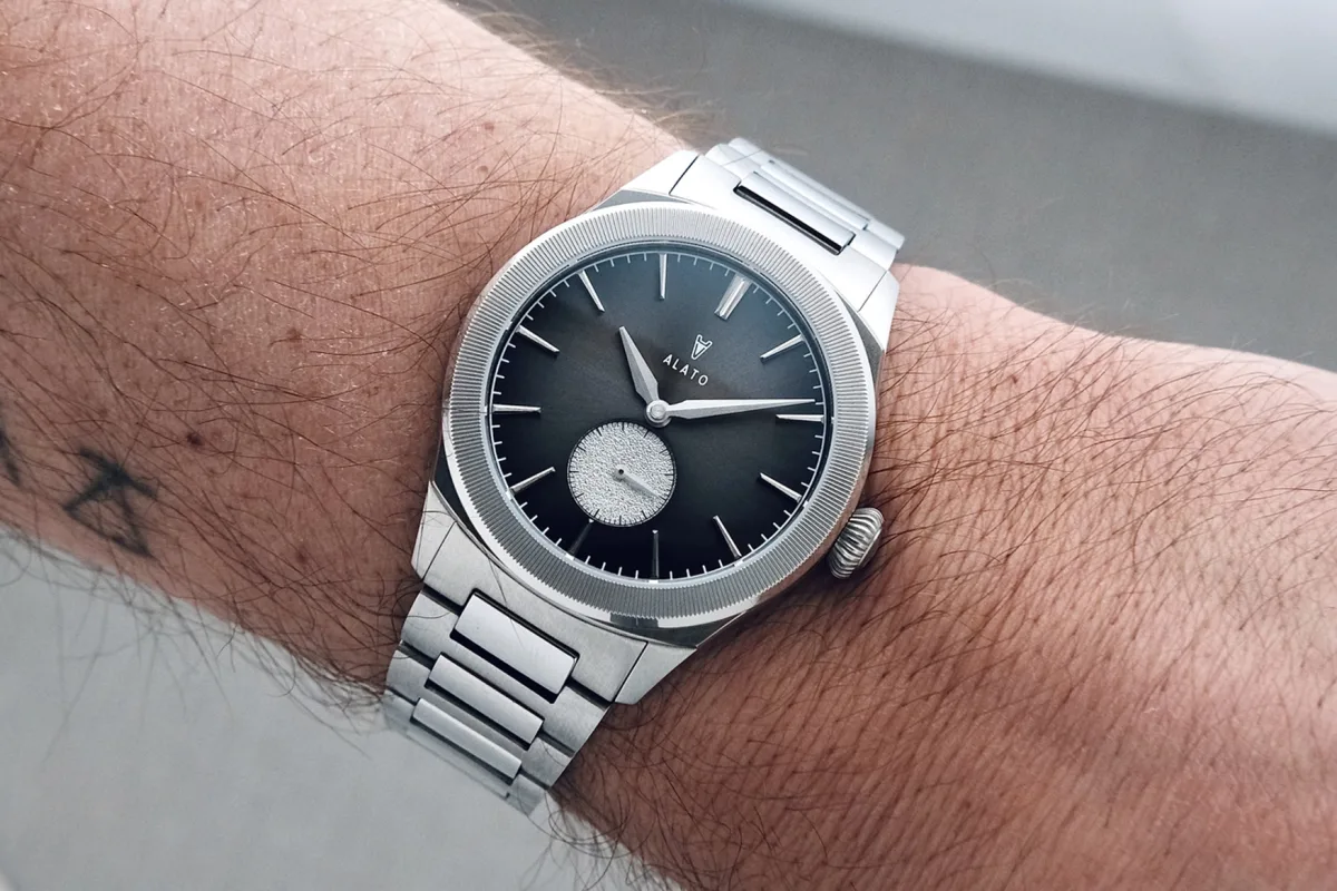 Steel bracelet and leather strap options for Alato Ögonsten