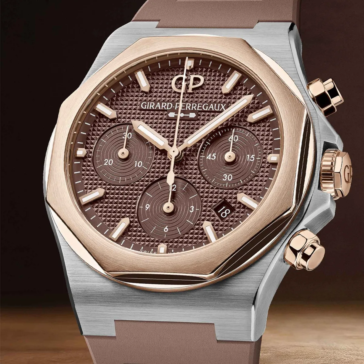 Octagonal rose gold bezel of Laureato Chronograph