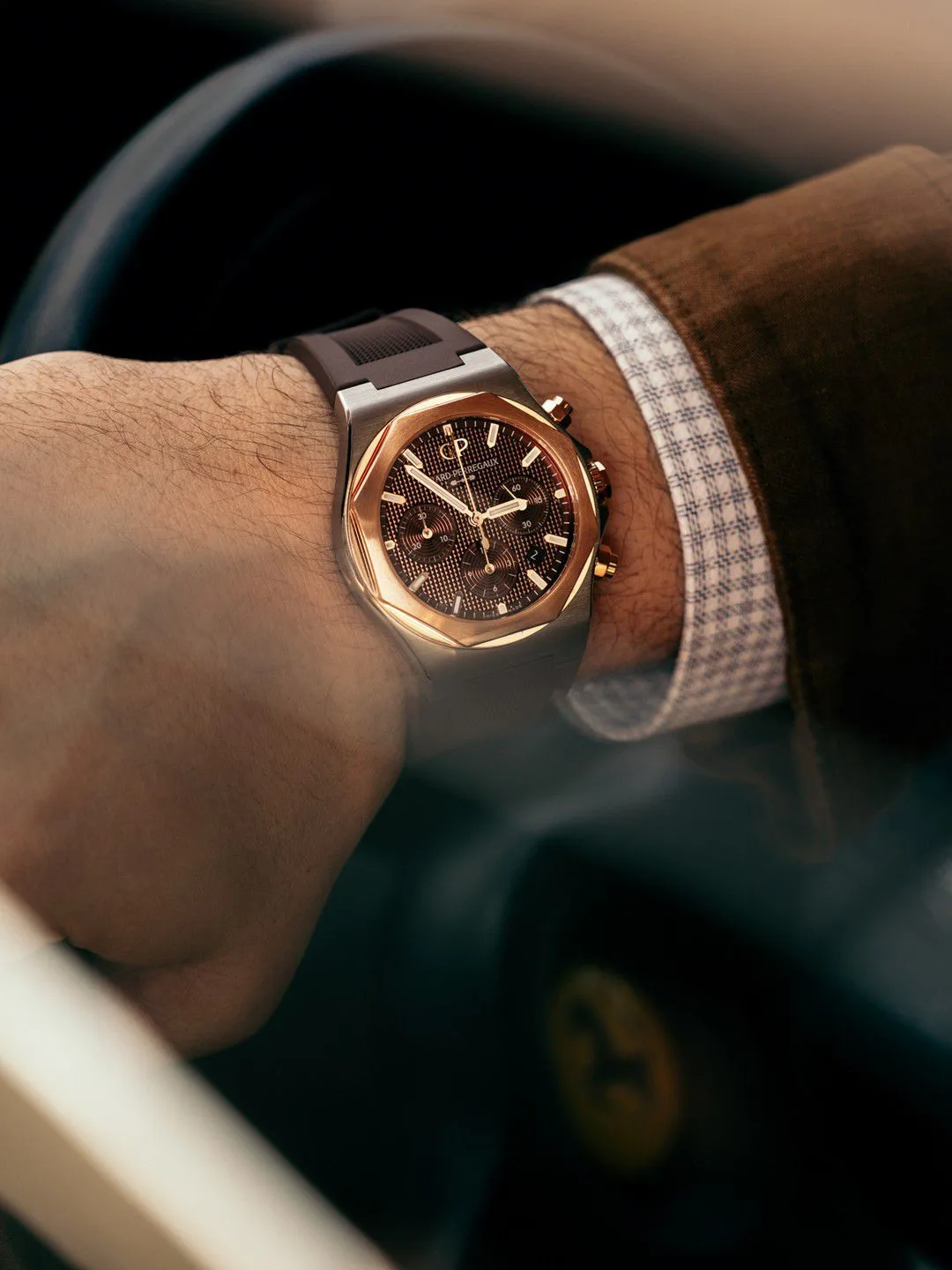 Dial layout of Girard-Perregaux Laureato Chronograph
