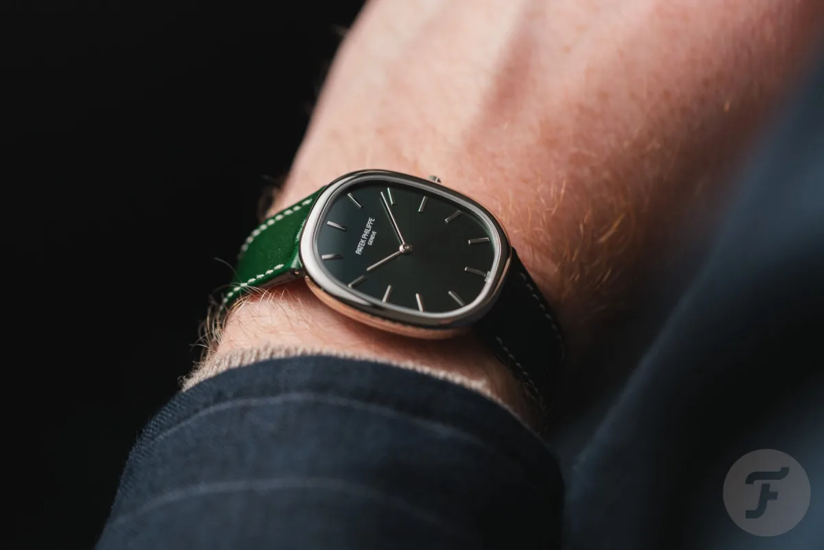 Golden Ellipse with polished white gold case and olive dial