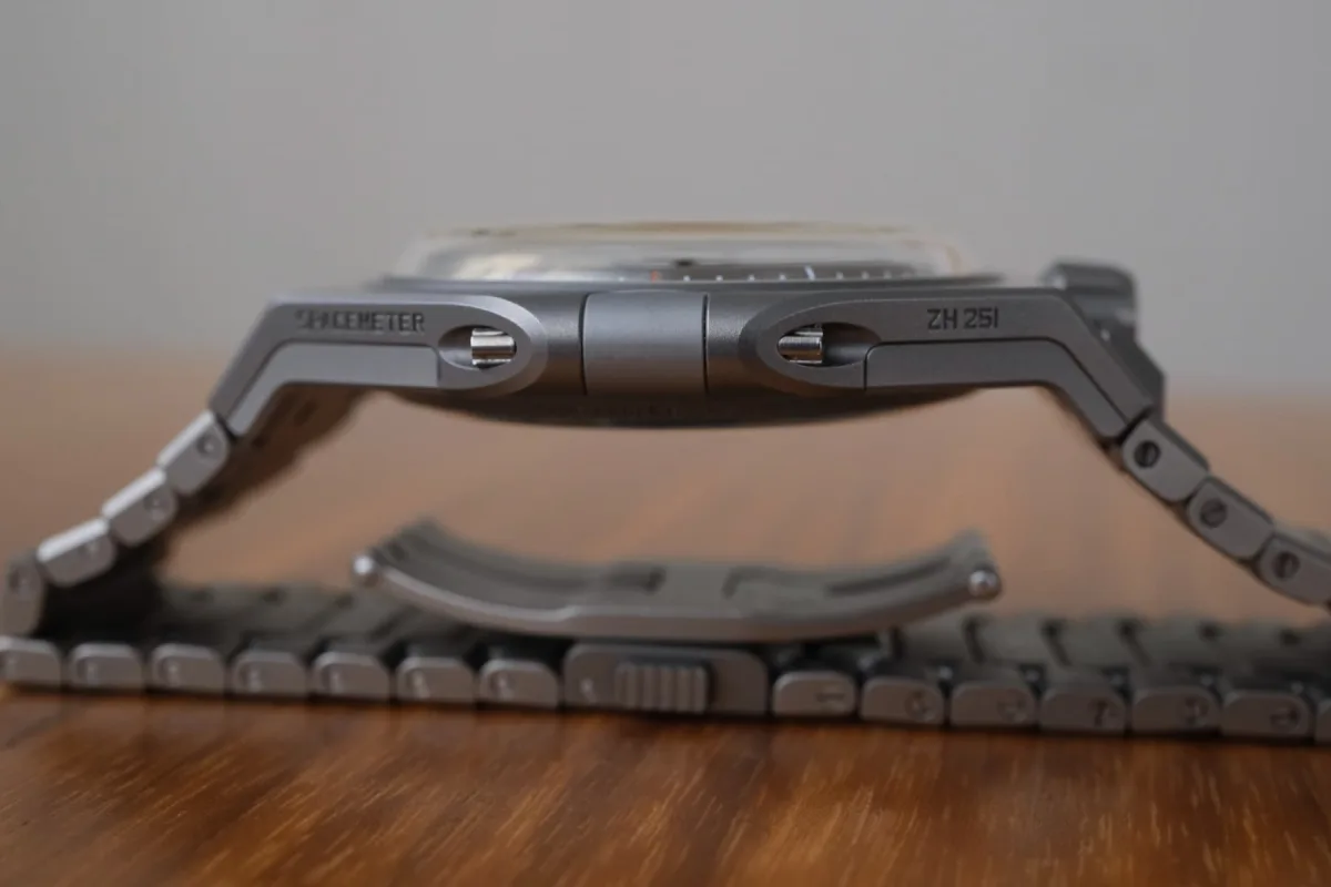 Back view of Urwerk UR-10 Spacemeter with 24-hour indicator