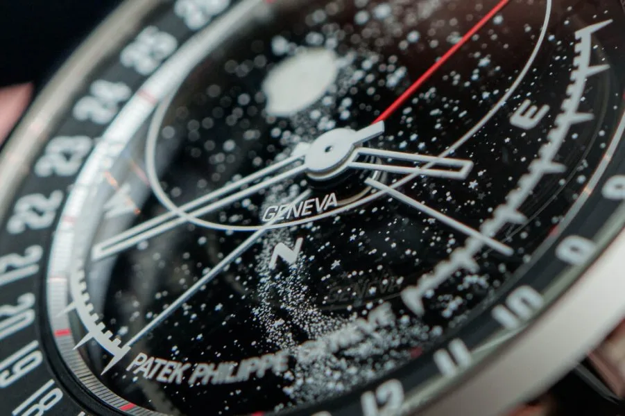 Sunrise and sunset indicators on Patek Philippe 6105G dial