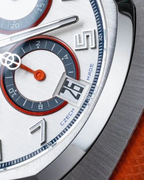Close-up of the Robot Robotic One dial and hands
