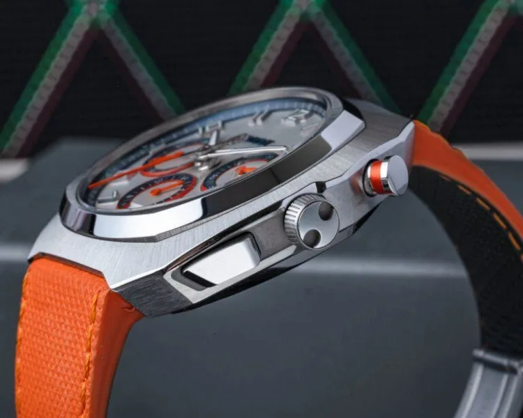 Comparison of Robot Robotic One and Moser Streamliner Chronograph
