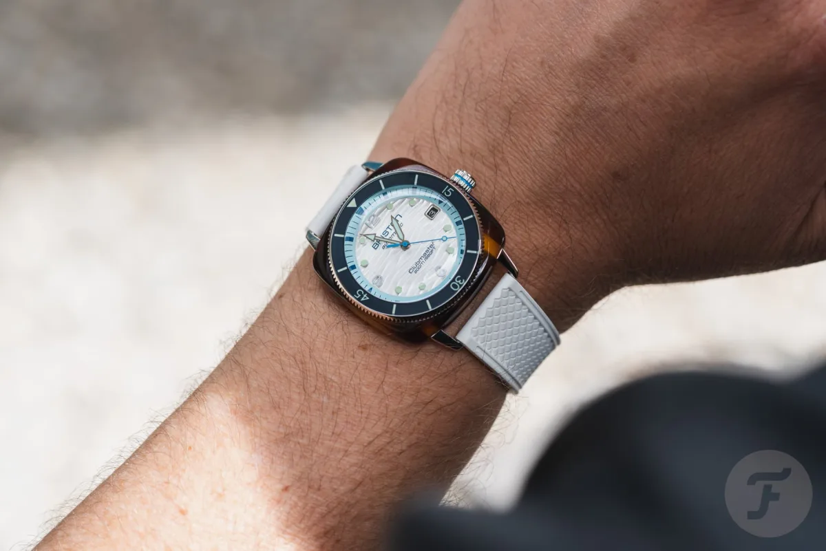 Briston Clubmaster Legend Diver Ocean movement and case back